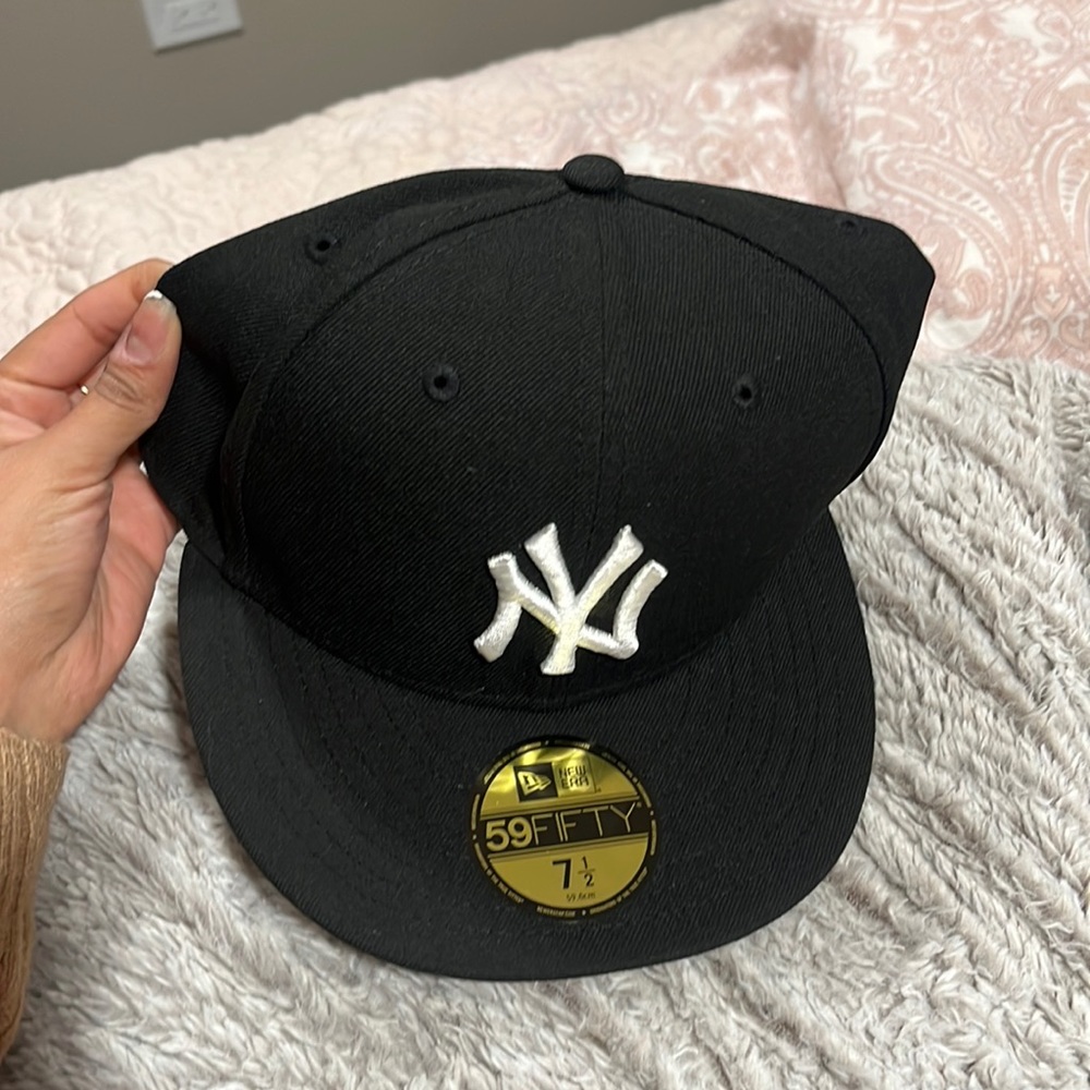 NY baseball hat